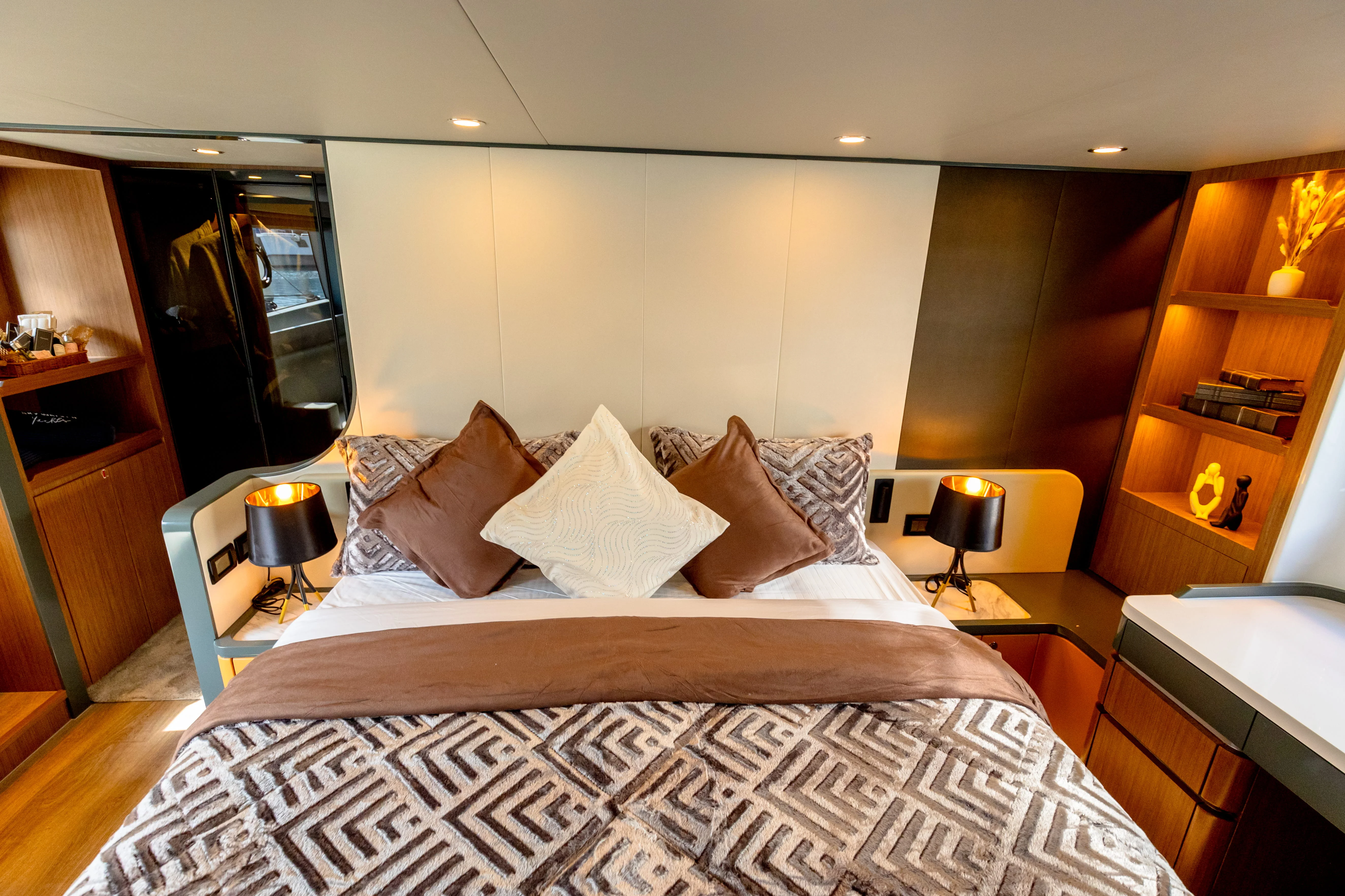 Apex by Seven Yachts, photo 26