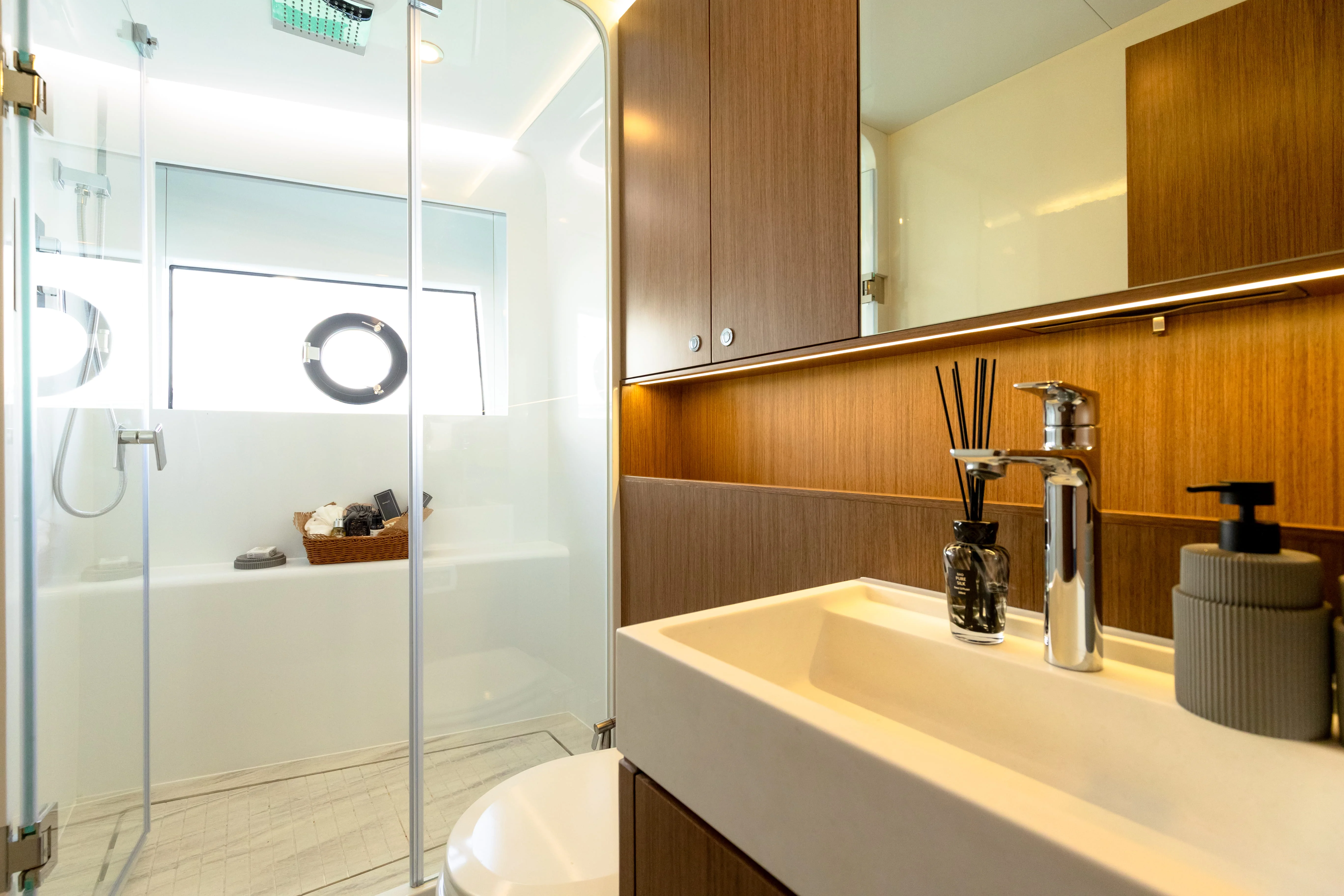 Apex by Seven Yachts, photo 29