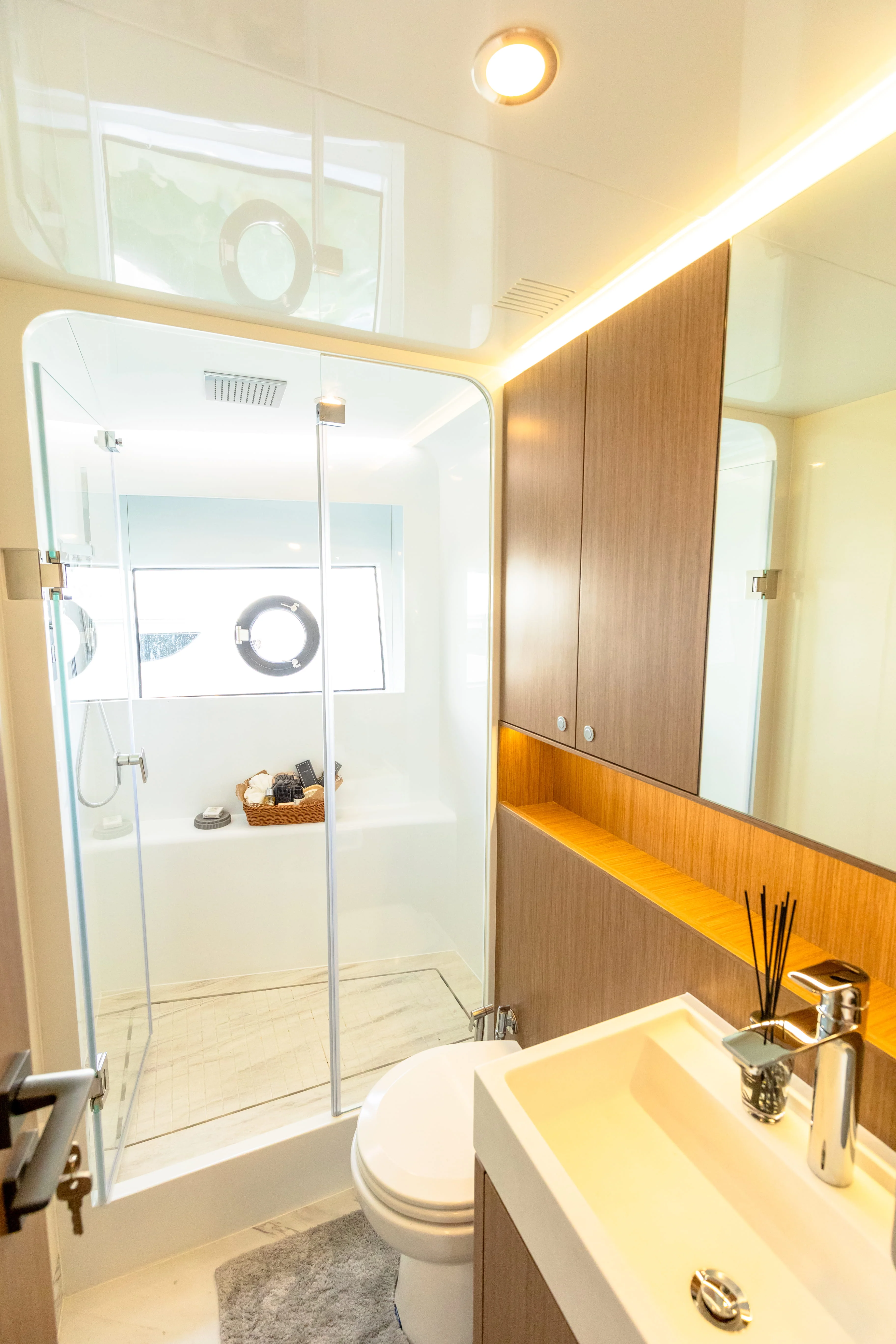 Apex by Seven Yachts, photo 30