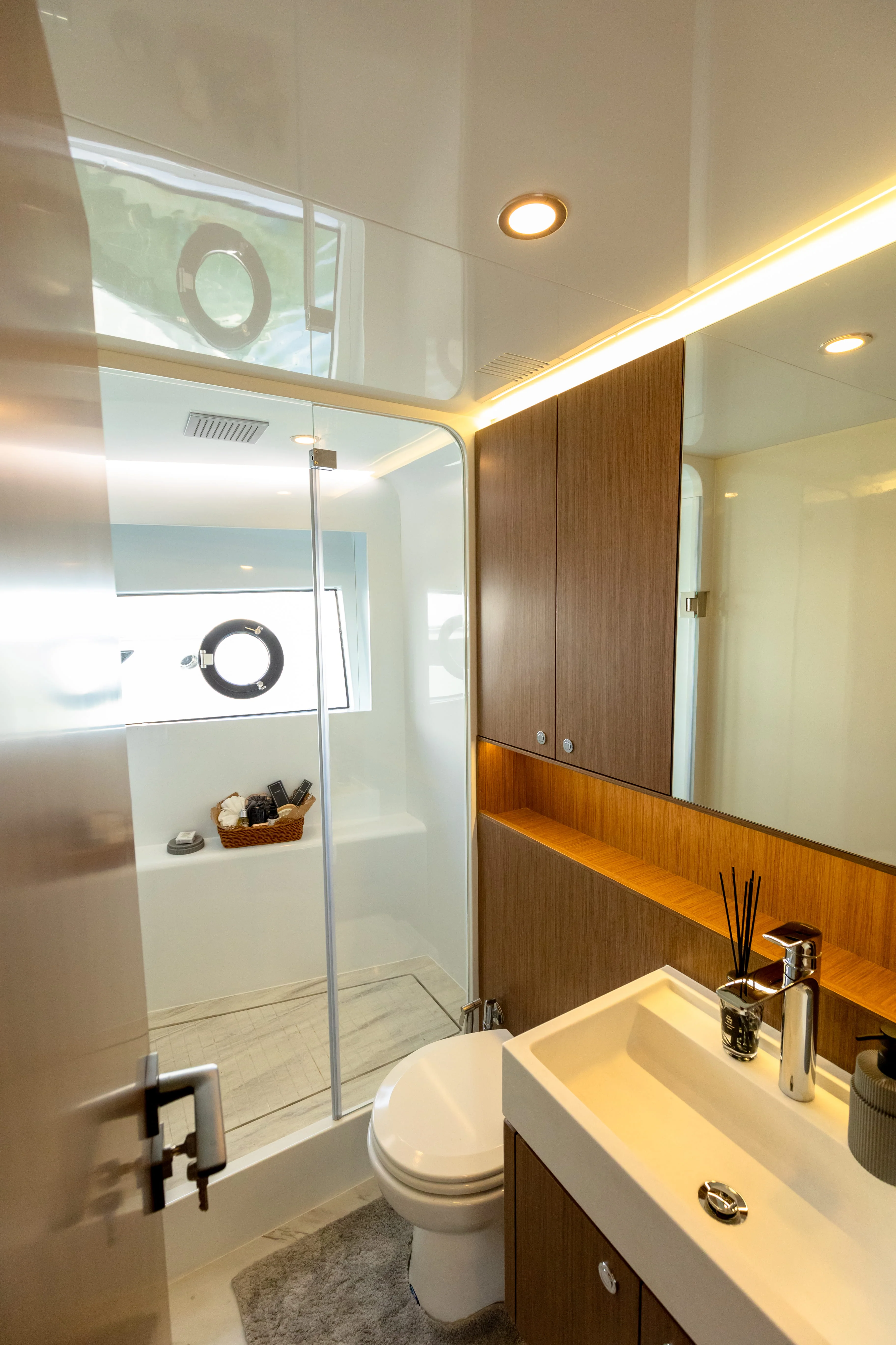 Apex by Seven Yachts, photo 31