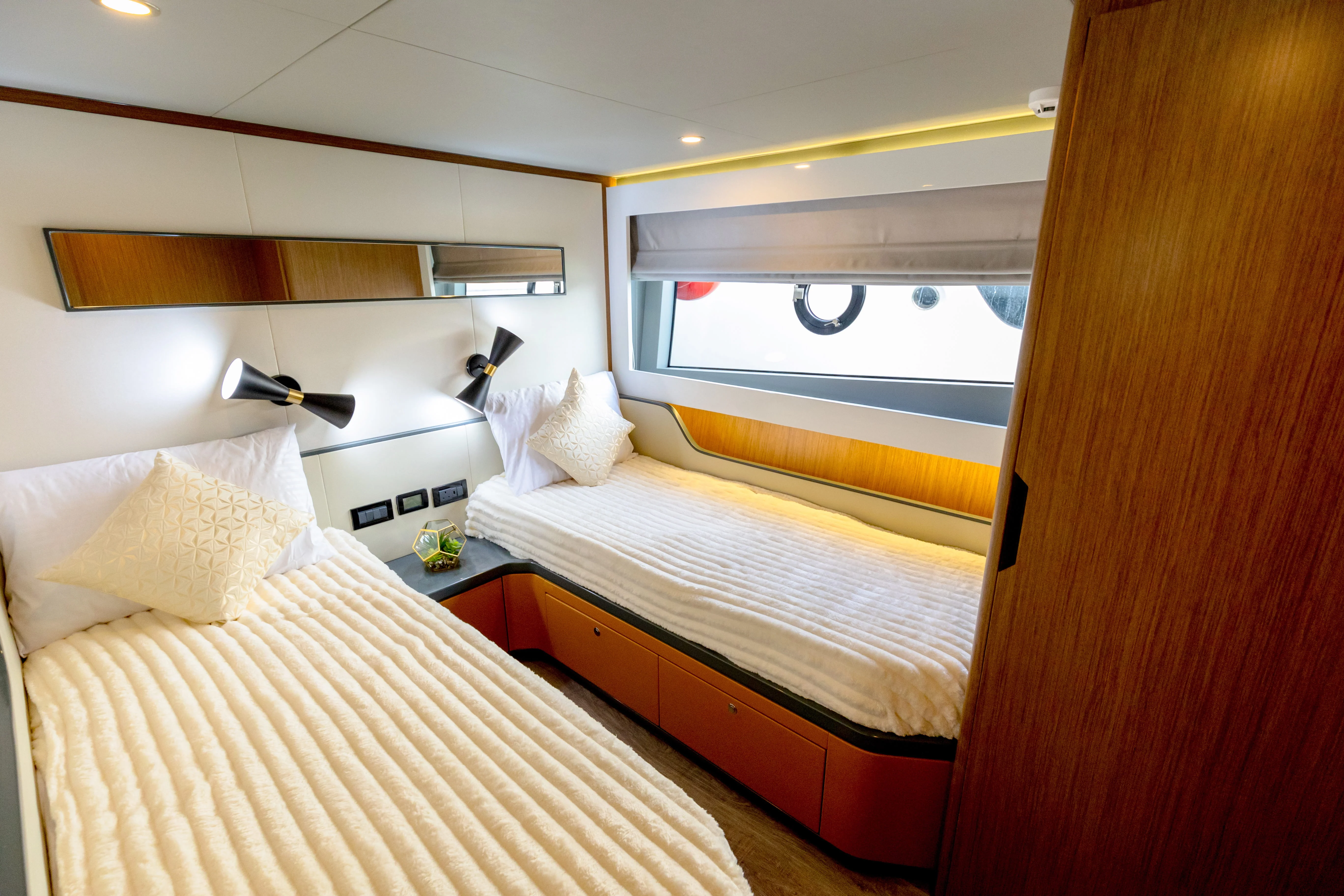 Apex by Seven Yachts, photo 34