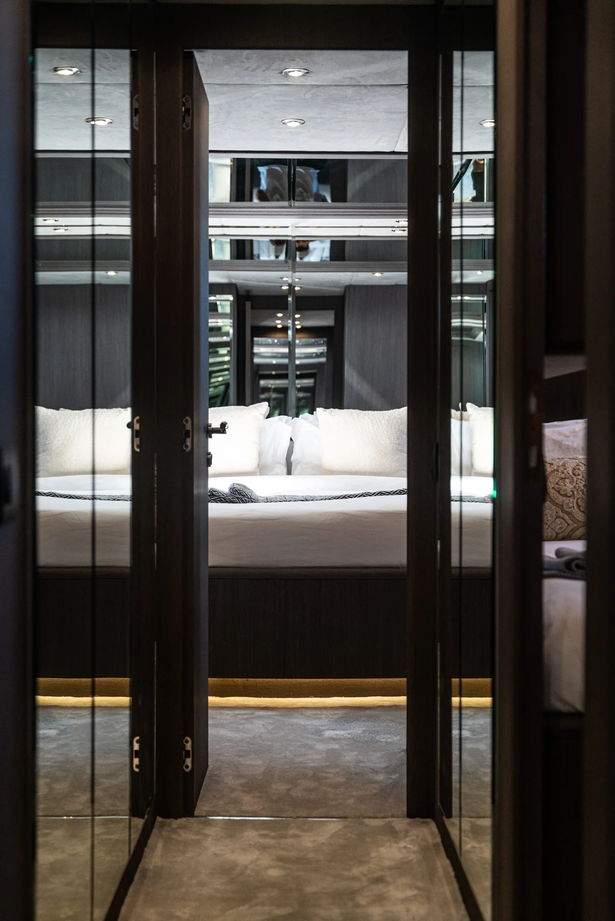 Spectre by Seven Yachts, photo 20