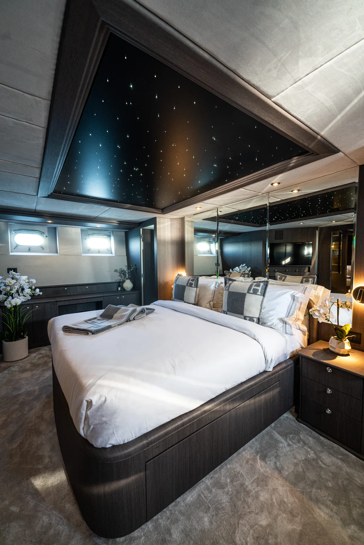 Spectre by Seven Yachts, photo 26