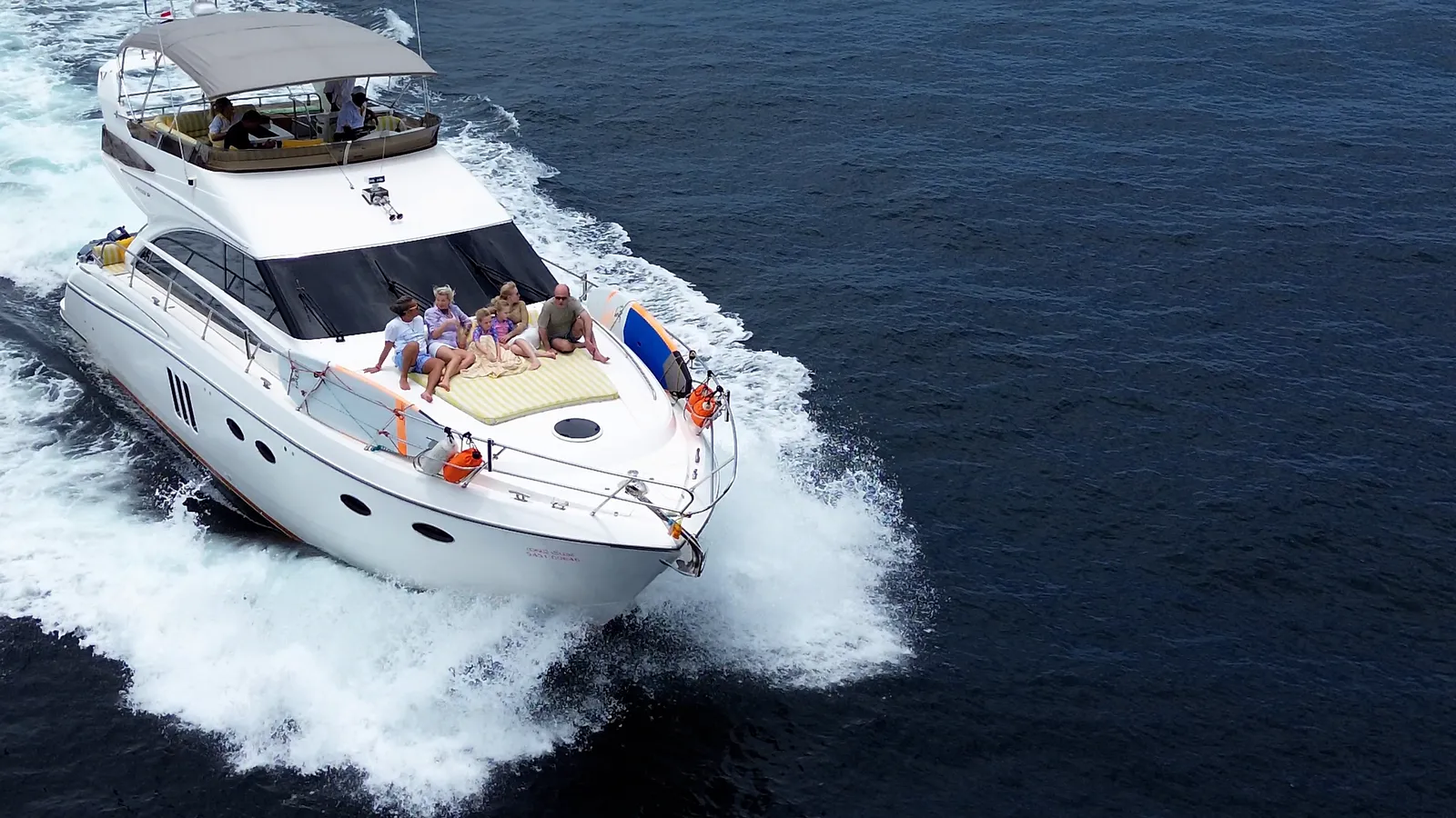 Ras Al Khaimah: Private Coastal Cruise with Drinks